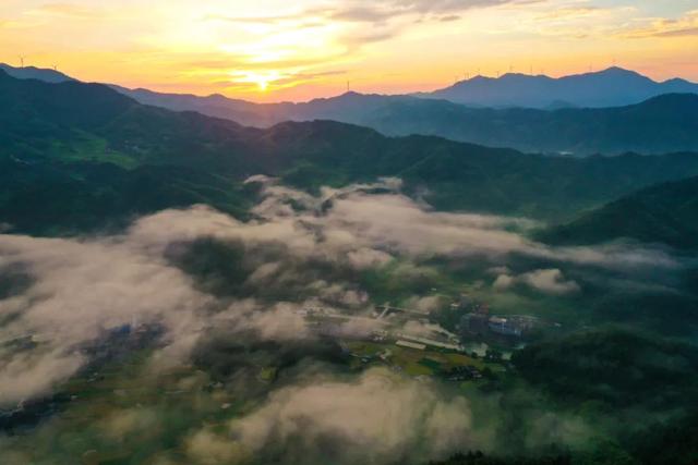 高清壁纸丨苗寨梯田“丰”景美
