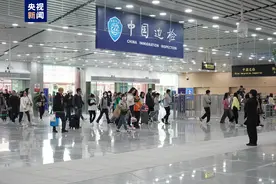 拱北口岸主联检楼恢复使用 珠澳出入境旅客通关更便捷图片