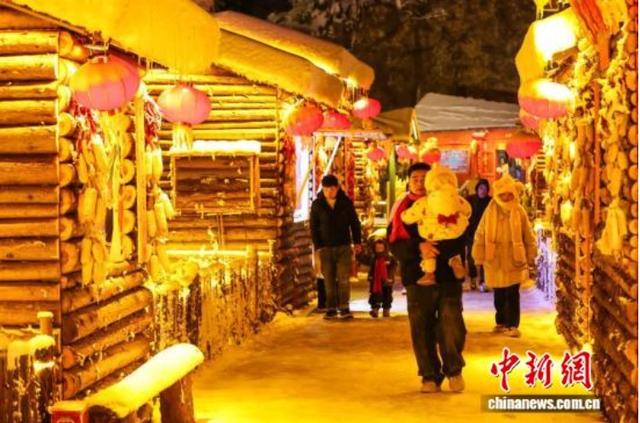 六盘水:“南国雪乡”吸引游客