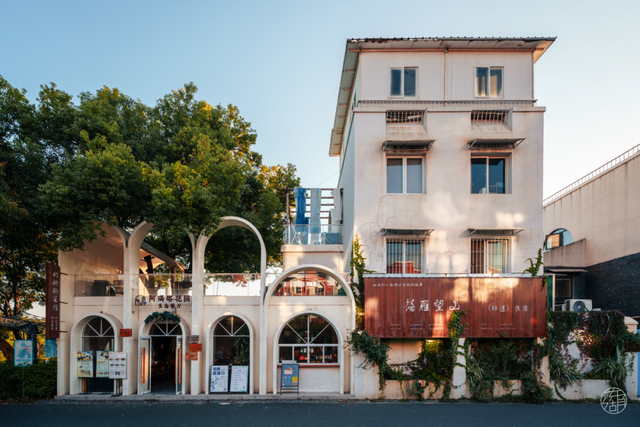 降温了，躲进东湖暖咖，独享封神秋景！