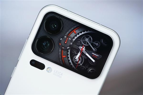 多一块屏对标iPhone 17 Pro Max！小米17 Pro Max图赏