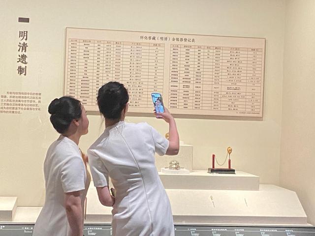 怀化图博馆新馆开放成文化新地标：科技赋能千年文脉，市民打卡直呼“宝藏”