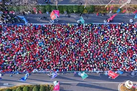 15000名跑友竞逐泉港半程马拉松 感受“中国长寿之乡”的魅力图片