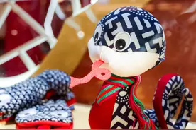 蛇年邂逅非遗药斑布，解锁传统文化新潮流图片