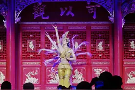 敦煌舞“走出”千年壁画图片