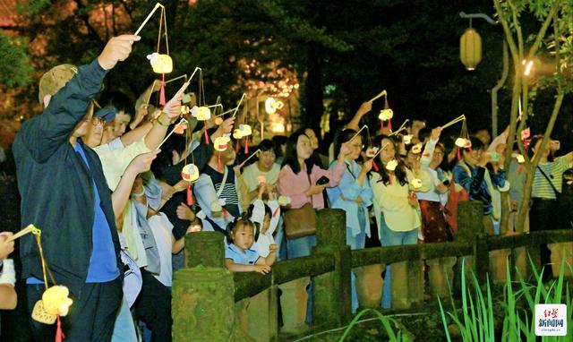 “望江梦华·薛涛吟”公园实景沉浸式夜游首演 9月28日起定期开演每晚两场