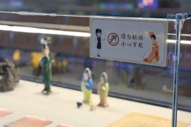 候车厅变身博物馆！网友：以为穿越到了唐朝！