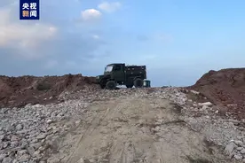 广州沥心沙大桥断裂，当地建设临时渡口保障居民进出图片