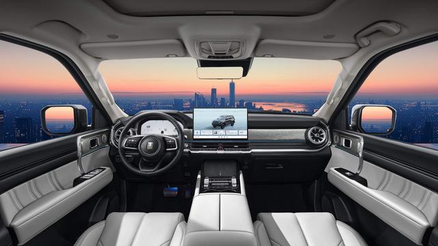 豹 5 最强对手来了！新款坦克 400 24.98万起售，汽油、柴油、插混全都有