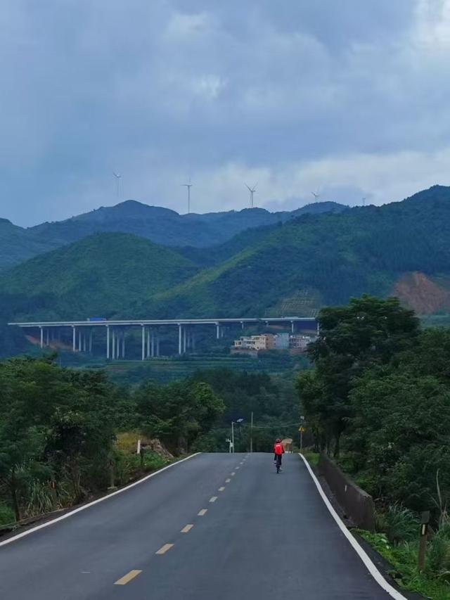 骑行2025公里去香港 许昌老爸带娃圆梦