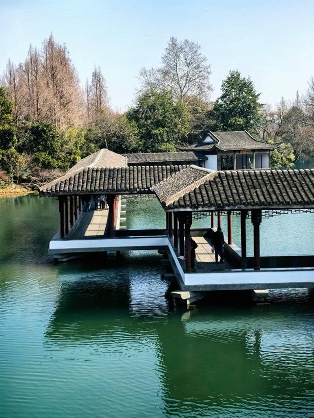 晚潮｜邀山揖湖：四季繁花与千年山水