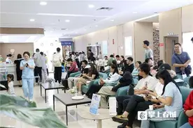 志愿填报再掀近视手术小高峰 全光塑成摘镜首选图片