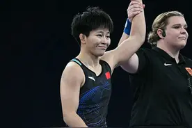 洪可新夺得摔跤女子自由式57公斤级铜牌图片