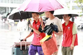 汕头大学迎4000余名本科新生，“一站式”服务为入学保驾护航图片