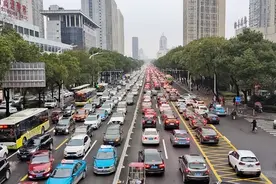 40万台！交通出行高峰时段需要你错峰或绿色出行图片
