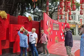 2025年春节厦门入境游火爆 海外游客体验中国年图片