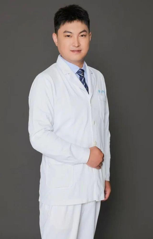 “男”丁格尔救助心脏骤停患者
