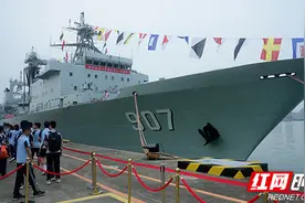 沉浸式体验零距离交流丨南部战区海军湛江“舰艇开放日”活动侧记图片