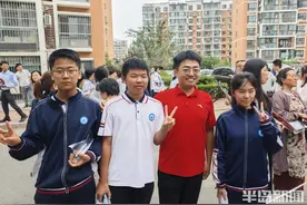 看到学生成长很有成就感，这位老师首年送考护航，三年陪伴满是美好回忆图片