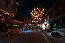 夜幕之下又见璀璨星河，琉璃厂厂甸亮起节日景观灯图片
