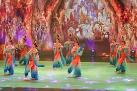 大型音舞诗画《掀起你的盖头来——新疆是个好地方》在南京上演图片