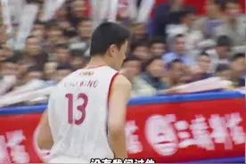 杨毅：姚明从未想过去湖人联手科比 他不是那种要求球队交易的人图片