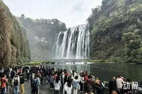清明假期，贵州梵净山小七孔百里杜鹃等景区热度高图片