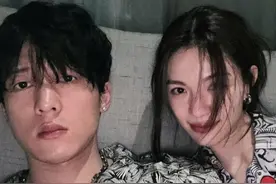 情人节钟楚曦侯雯元微博正式官宣图片