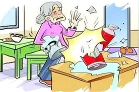 为何老年人“老”烫伤？图片
