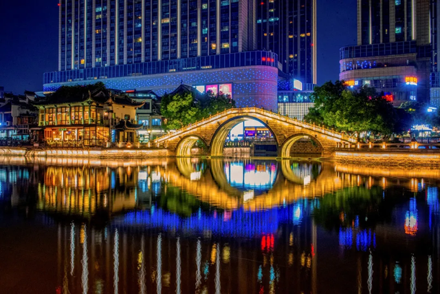 致 镇 江