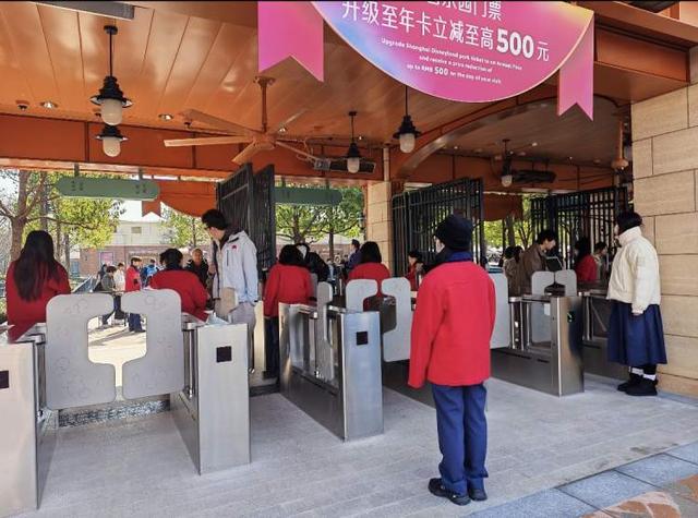 蜘蛛侠高速过山车正推进轨道安装！上海迪士尼度假区3月启动十周年系列庆典，新建项目最新现场图发布