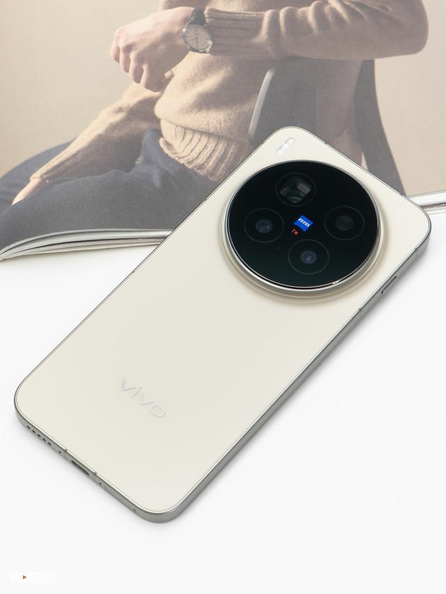 vivo X300 Pro图赏：外观审美在线，影像依旧霸道