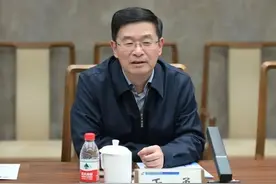 当好有呼必应、无事不扰的“店小二”！区委书记于勇走访企业图片