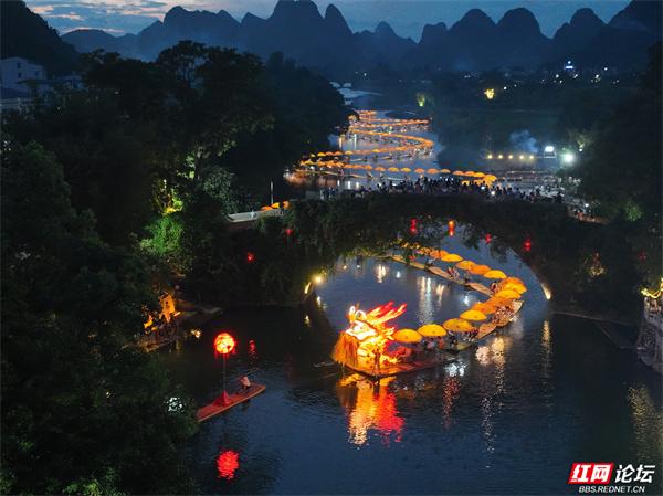遇龙河“金龙巡游”：带你沉浸式感受桂林山水夜宴