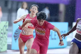 （体育）田径——世界接力赛：中国队混合4X100米晋级决赛图片