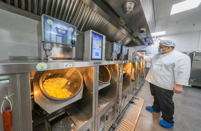 告别校外供餐！北京所有中小学明年底将实现校内食堂供餐