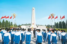 “每一位英雄，都值得铭记”图片