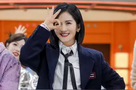 《你好，星期六》谢娜带太阳市集上门讨教，何炅亲自带队迎战图片