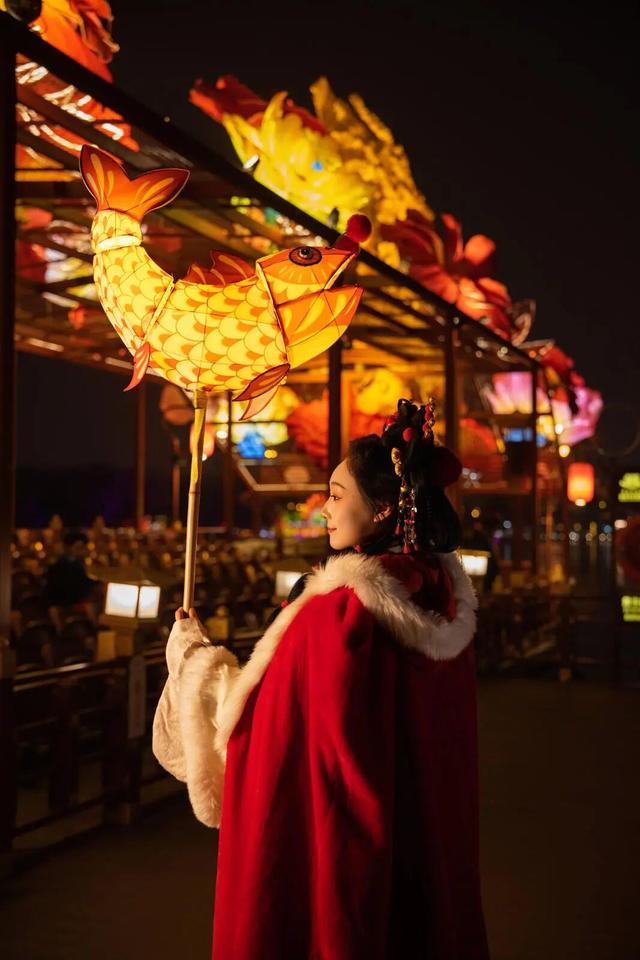 大唐芙蓉园6大打卡机位速收藏，“长安灯会”美美出片！