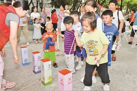 观澜街道开展垃圾分类志愿活动一年超500场 “最美分类志愿者”与居民共建美丽社区图片