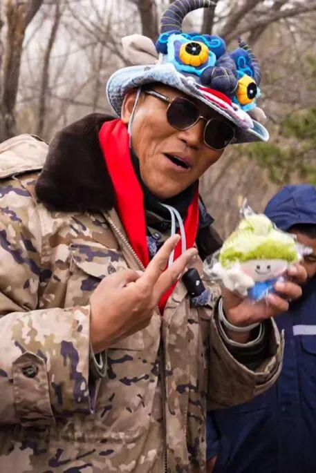 洛阳各界代表赴宁夏固原慰问“东天山来的骆驼队”