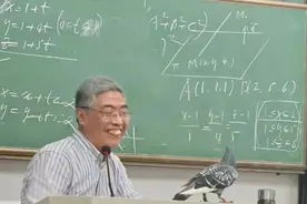 他的课，鸽子都不“放鸽子”！大学数学老师为啥狂刷高考题？图片