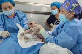 万丈光芒，不及你眸中的热烈和柔光图片