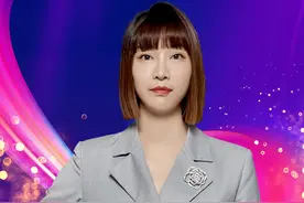 新华保险泰安中支业务经理员娟：努力与优秀的人同行 成就更优秀的自己图片