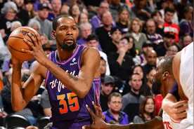 杜兰特：必须称赞火箭队 他们开场就有极强的紧迫感图片