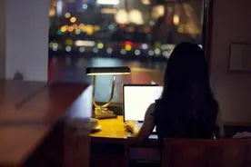 刷单兼职做手工，诈骗团伙眼中的“优质客户”是她们图片