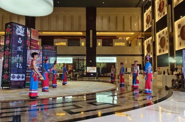 建水朱家花园庭院剧《朱园春秋》首演，点燃暑期文旅市场！