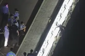男子欲跳桥轻生，北京通州多警种快速反应救援成功图片