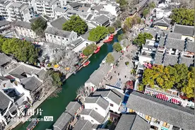 浙江湖州：南浔古镇 小船悠悠图片