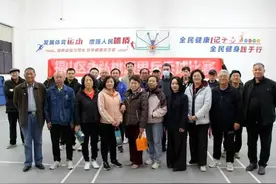 东厅街道桃源社区举办乒乓球赛图片